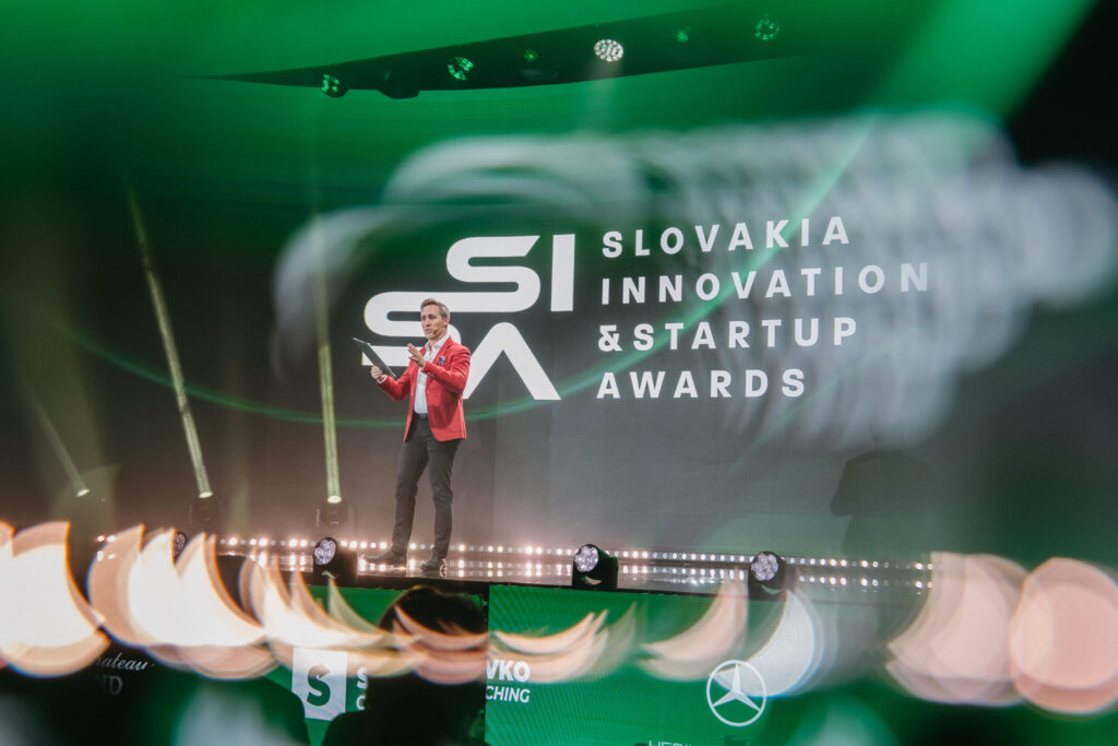 main stage at SISA 2025