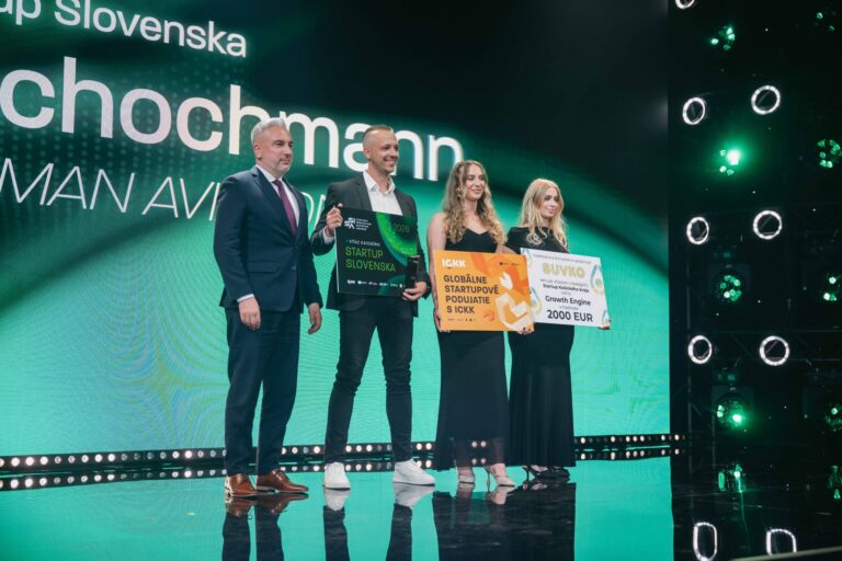 Schochman won award at SISA 2026