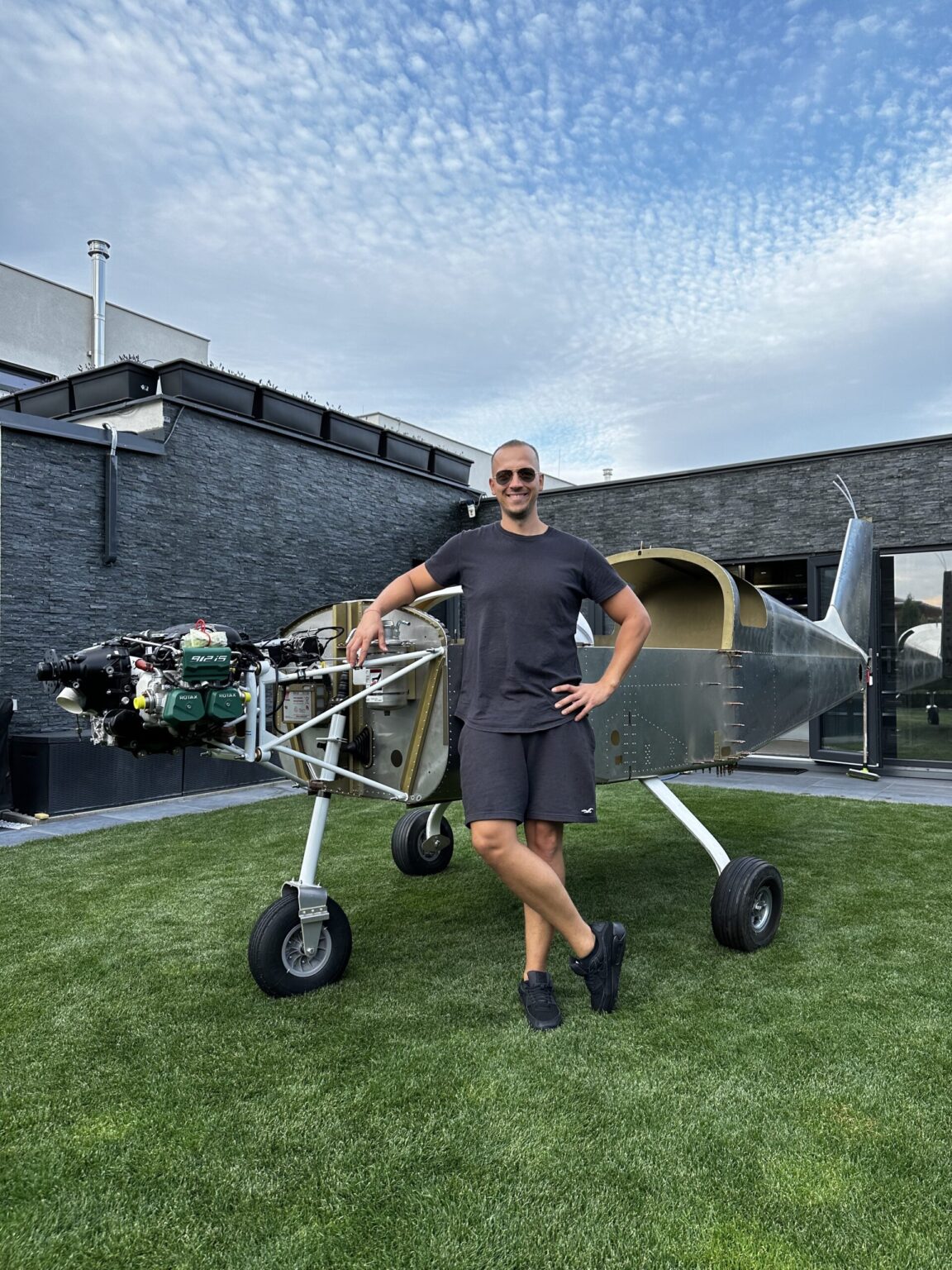 Robert Schochmann next to the Dova Skylark airframe during construction of the Flying Lab aircraft
